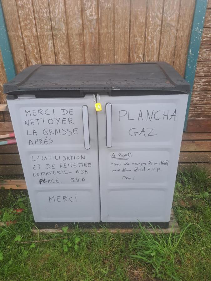 Hotel Chalet Pour 5 Personnes Equipe Sur Emplacement Privatif Dans Camping 4 Etoiles Appartenant Et Gere Par Un Particulier Foix Exterior foto