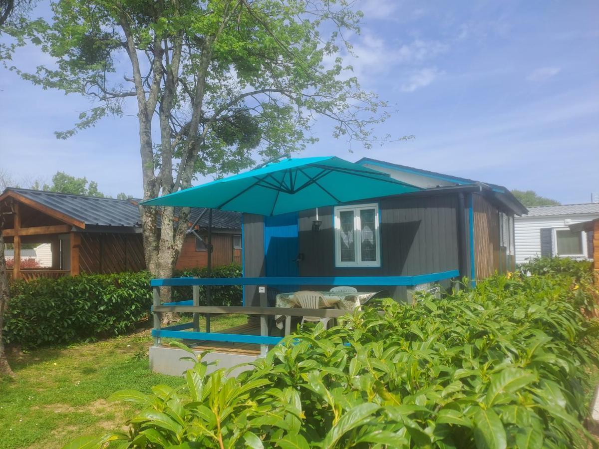 Hotel Chalet Pour 5 Personnes Equipe Sur Emplacement Privatif Dans Camping 4 Etoiles Appartenant Et Gere Par Un Particulier Foix Exterior foto