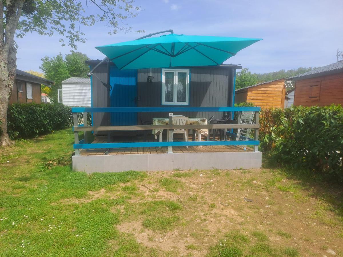 Hotel Chalet Pour 5 Personnes Equipe Sur Emplacement Privatif Dans Camping 4 Etoiles Appartenant Et Gere Par Un Particulier Foix Exterior foto